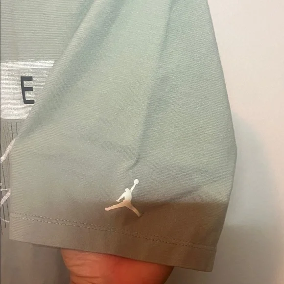 Nike Flight Jordan Olive Graphic Tee - Picture 4 of 8